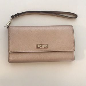 Kate Spade Rose wristlet fits iPhone 6,7,8